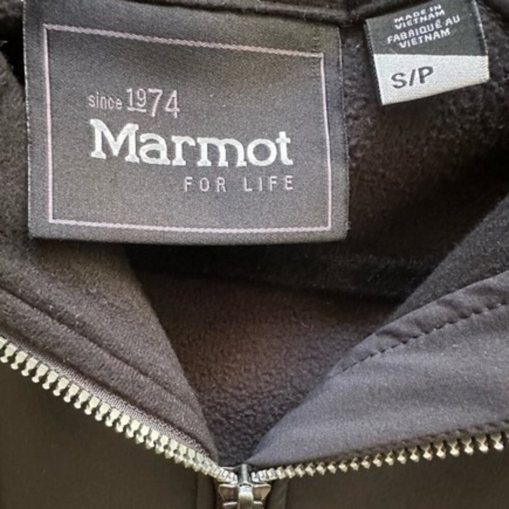 Marmot lightweight jacket with soft fur hood - Picture 6 of 8